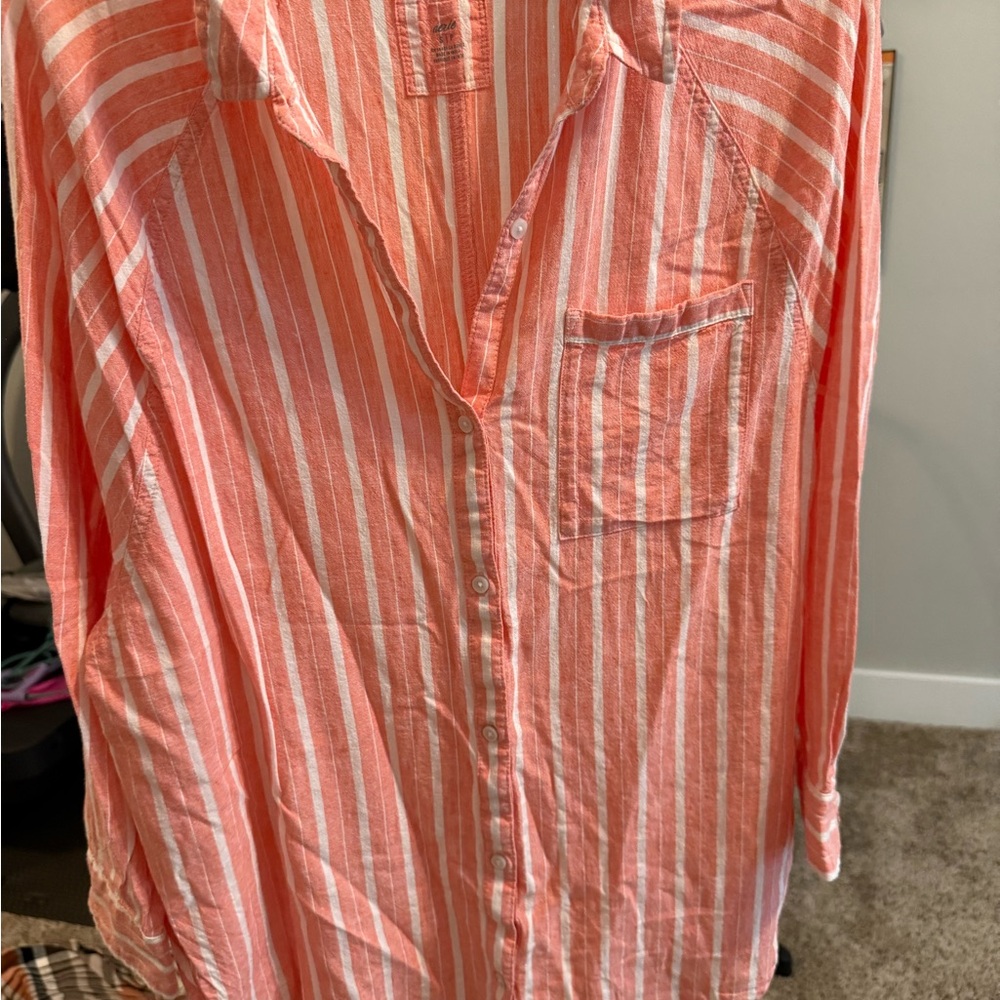 Aerie Pink and White 3/4 Sleeve Button Down Shirt
